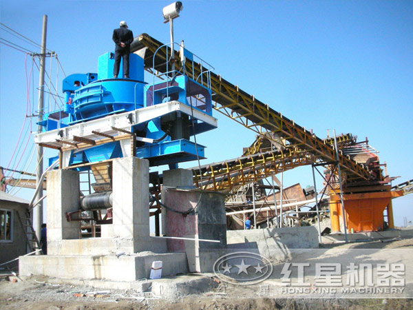 制砂機(jī)工作現(xiàn)場(chǎng) 制砂機(jī)工作現(xiàn)場(chǎng)