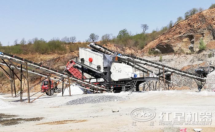 輪胎式移動制砂機工作現(xiàn)場 輪胎式移動制砂機工作現(xiàn)場