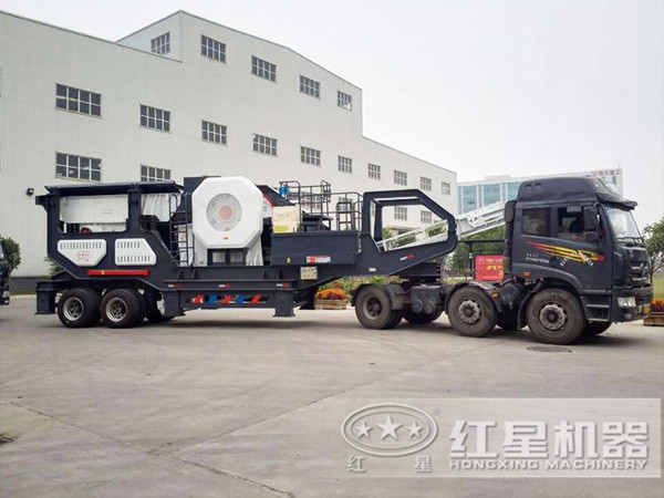 紅星流動車制砂機(jī)發(fā)貨現(xiàn)場 紅星流動車制砂機(jī)發(fā)貨現(xiàn)場