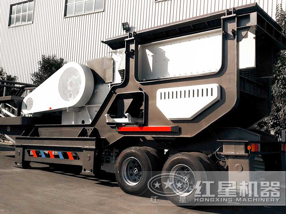 移動(dòng)破碎機(jī)實(shí)拍 移動(dòng)破碎機(jī)實(shí)拍