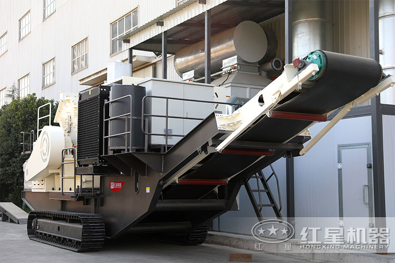 移動(dòng)破石機(jī)設(shè)備實(shí)拍