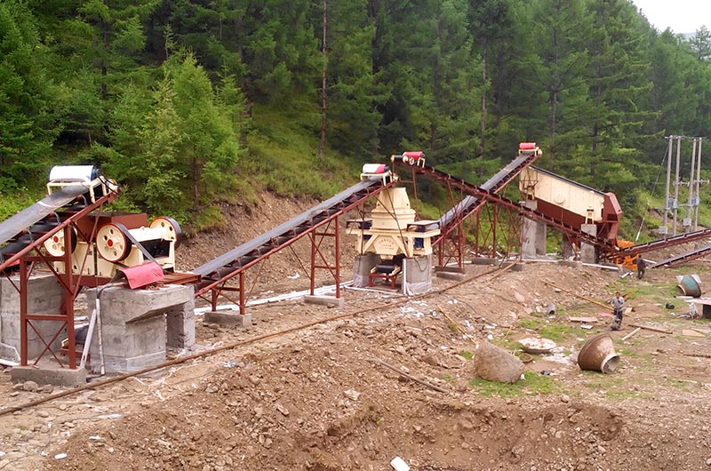 時(shí)產(chǎn)120/t的風(fēng)化料生產(chǎn)線 時(shí)產(chǎn)120/t的風(fēng)化料生產(chǎn)線