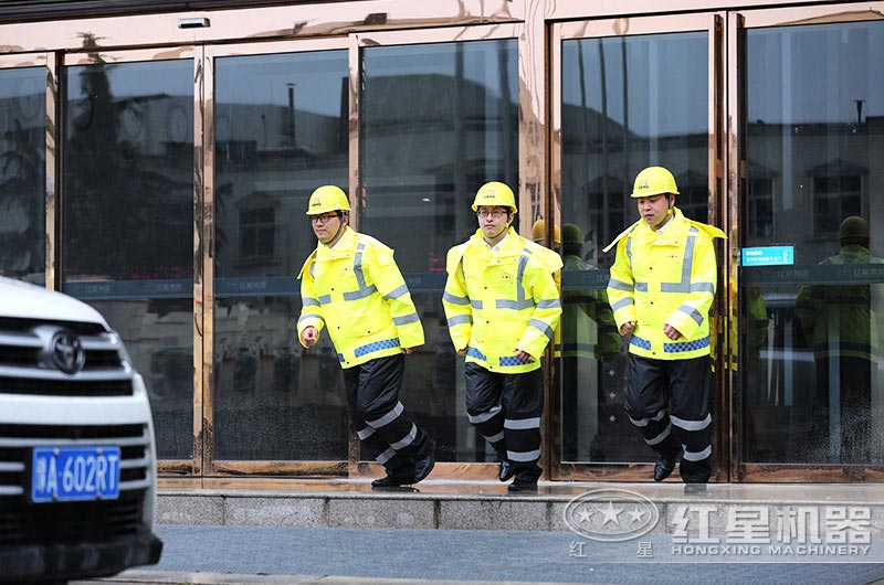 紅星售后技術人員隨時待命 紅星售后技術人員隨時待命