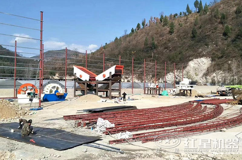 人工制砂室外生產現(xiàn)場 人工制砂室外生產現(xiàn)場