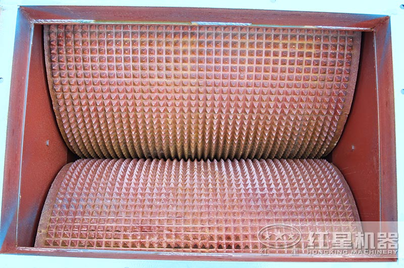 制砂選對輥破碎機還是沖擊式制沙機？