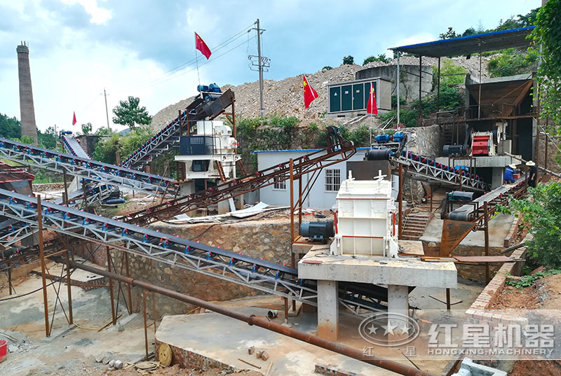 方解石制砂現(xiàn)場 方解石制砂現(xiàn)場