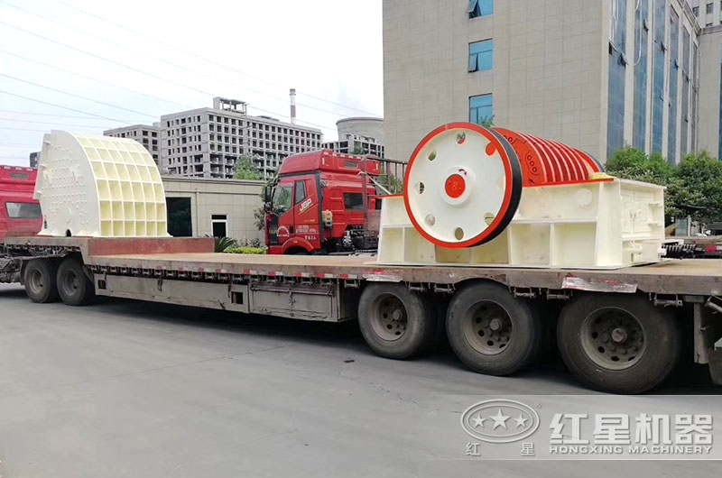 錘式破碎機(jī)發(fā)貨現(xiàn)場(chǎng) 錘式破碎機(jī)發(fā)貨現(xiàn)場(chǎng)