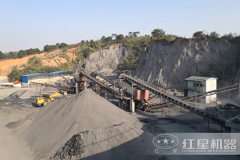 破碎生產(chǎn)線中常用的碎石機(jī)有哪些？全套生產(chǎn)方案配置