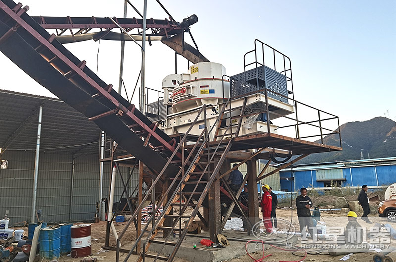 時產量200噸VSI制砂機作業(yè)現(xiàn)場 時產量200噸VSI制砂機作業(yè)現(xiàn)場