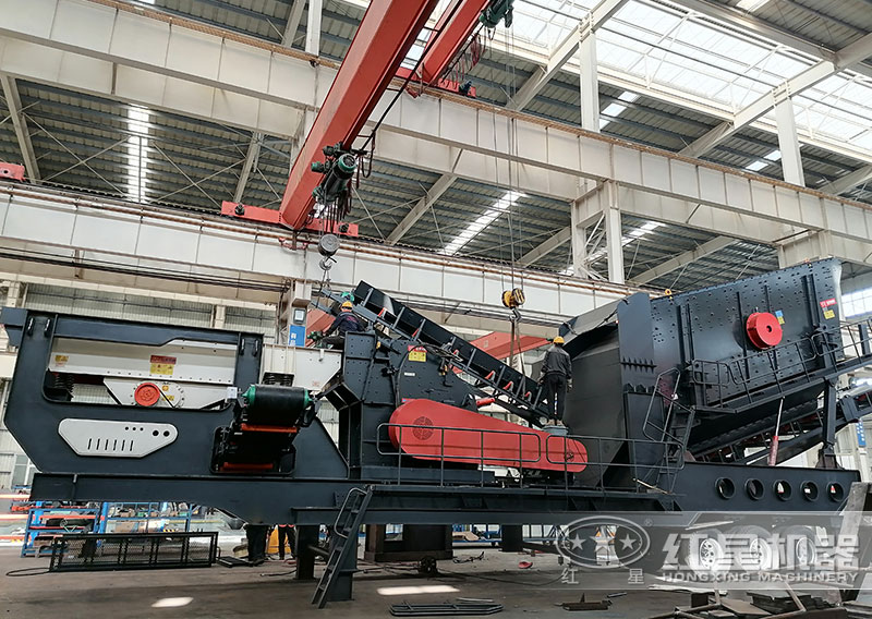 輪胎移動(dòng)破碎機(jī)，依靠輪胎轉(zhuǎn)場移動(dòng)