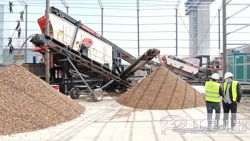 石塊破碎設備配置的移動生產線現場