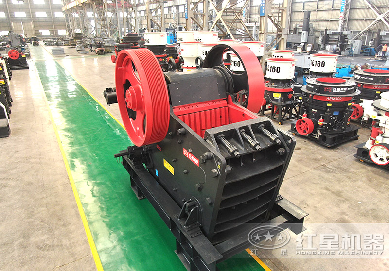 花崗巖邊角料能加工建筑用碎石，用哪種粉碎機(jī)效果好